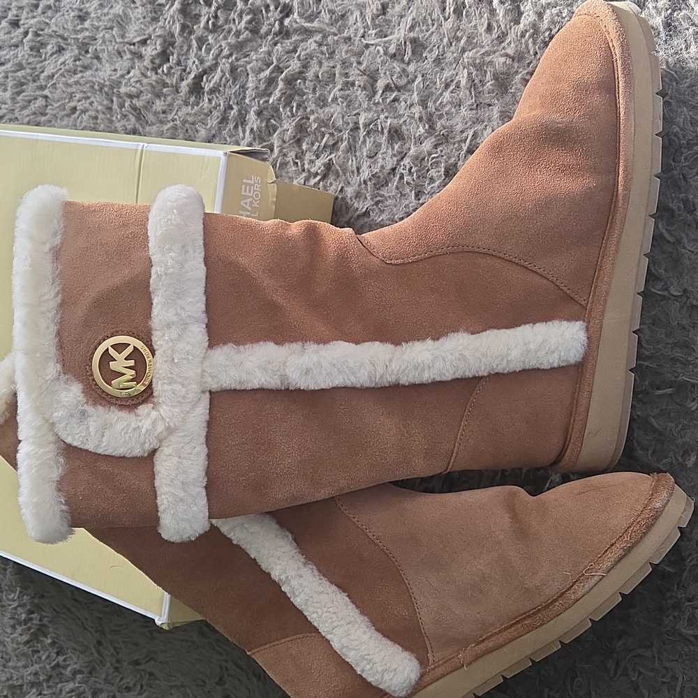 NIB Michael Kors Sz 8 Tan Suede Boots - Picture 2 of 14